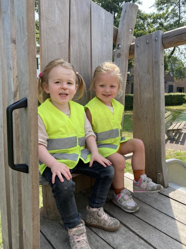 kinderen in de speeltuin haarlem